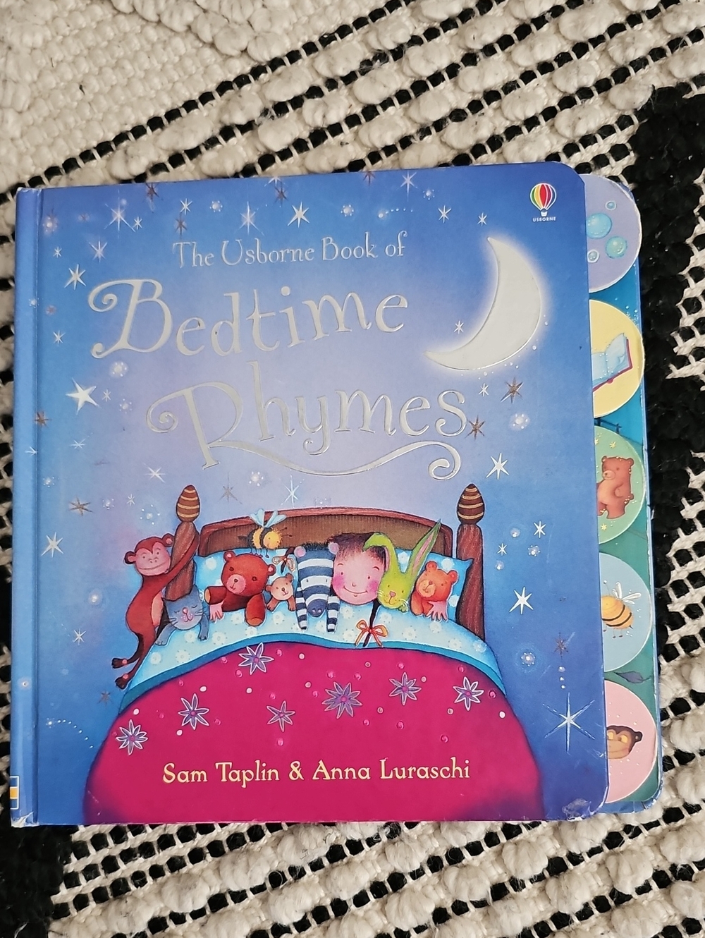 The Usborne Book of Bedtime Rhymes - Blue and Pink Kids Book